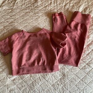 Women’s pink matching workout set !!